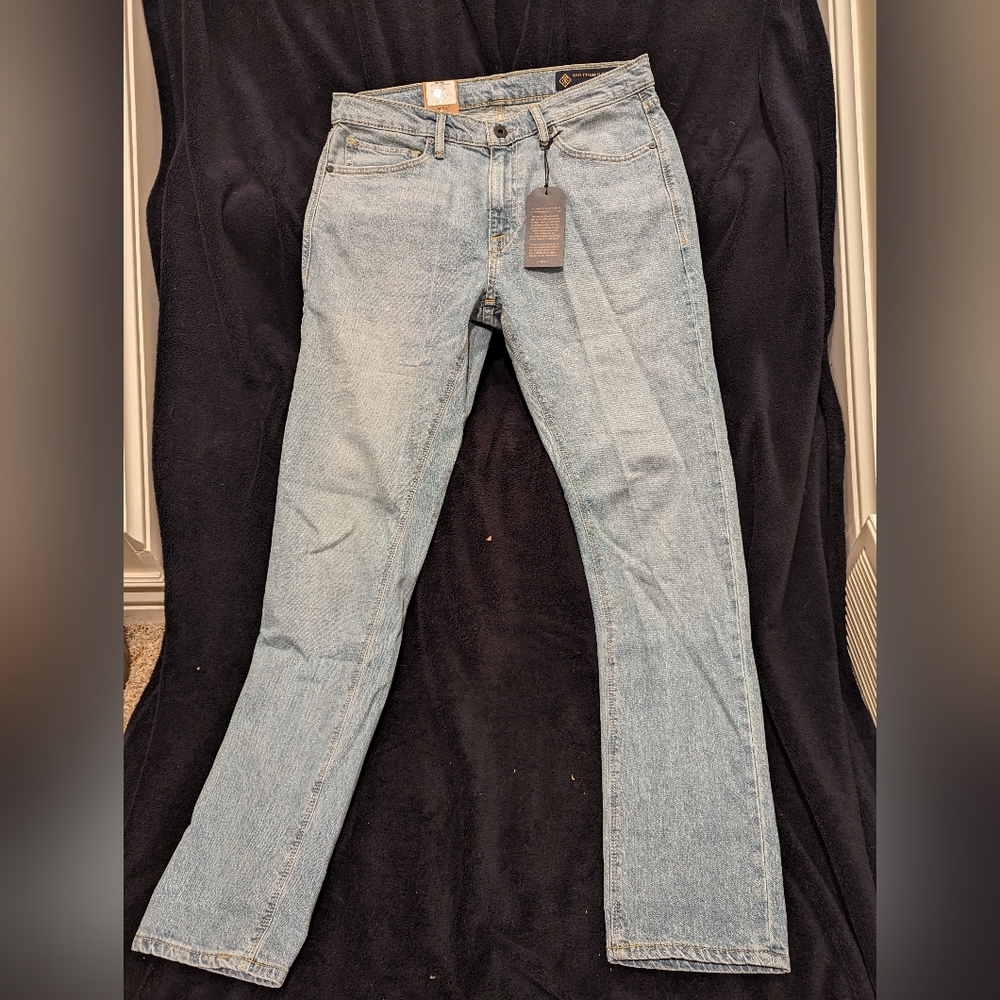 Roark hwy 133 slim straight rd208 light fade (31x32)